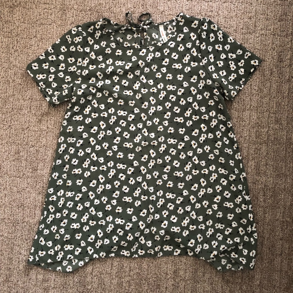 ROOLEE Green flower top